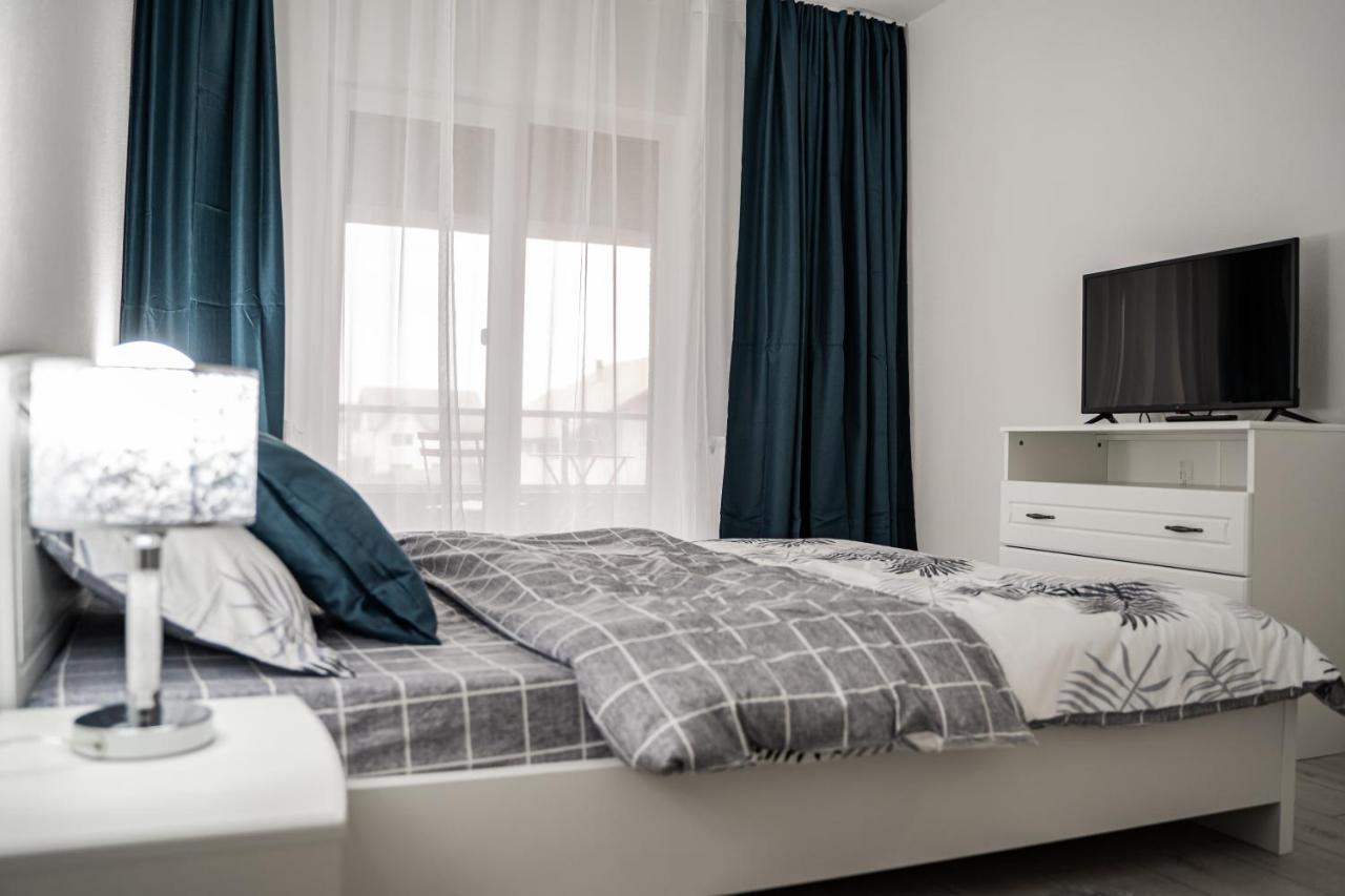 Modern Apartment In Dumbravita Dumbravita  Extérieur photo