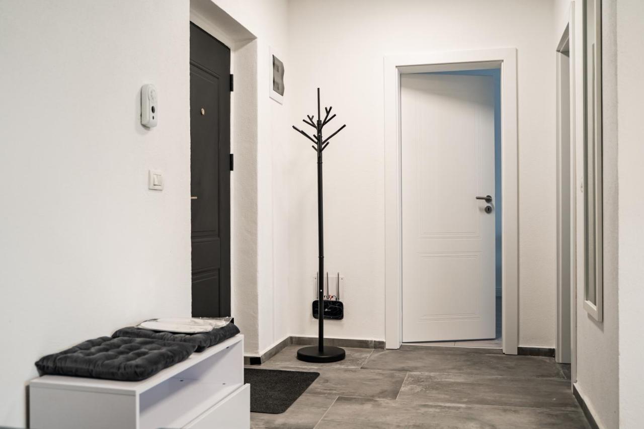 Modern Apartment In Dumbravita Dumbravita  Extérieur photo